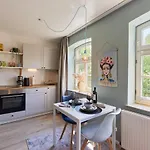 Kvartier2 In Top-lage, 5 Min Zur Bali-therme Und Gop, Hdz, Arbeitsplatz, Boxspringbett Apartament *