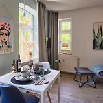 Kvartier2 In Top-lage, 5 Min Zur Bali-therme Und Gop, Hdz, Arbeitsplatz, Boxspringbett Apartament *