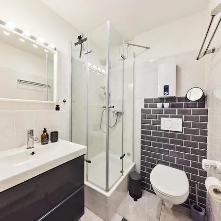Kvartier2 In Top-lage, 5 Min Zur Bali-therme Und Gop, Hdz, Arbeitsplatz, Boxspringbett Apartment *