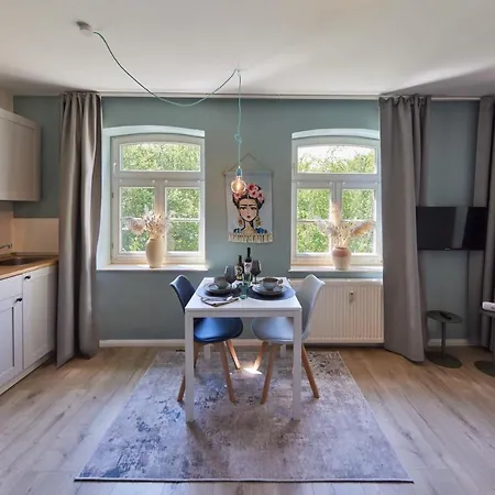 Kvartier2 In Top-lage, 5 Min Zur Bali-therme Und Gop, Hdz, Arbeitsplatz, Boxspringbett Lägenhet *