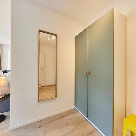 Kvartier2 In Top-lage, 5 Min Zur Bali-therme Und Gop, Hdz, Arbeitsplatz, Boxspringbett Lägenhet *