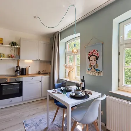 Kvartier2 In Top-lage, 5 Min Zur Bali-therme Und Gop, Hdz, Arbeitsplatz, Boxspringbett Apartment *