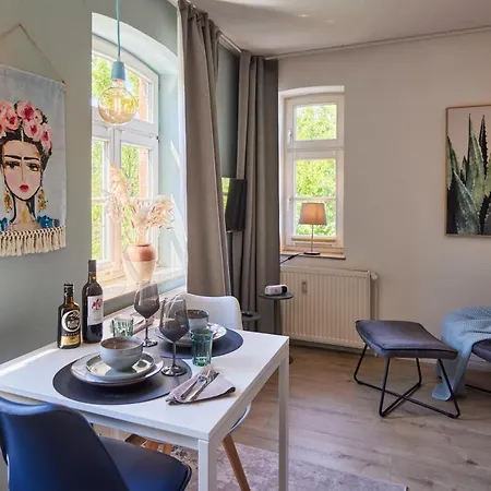 Kvartier2 In Top-lage, 5 Min Zur Bali-therme Und Gop, Hdz, Arbeitsplatz, Boxspringbett Lägenhet *