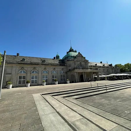 Kvartier2 In Top-lage, 5 Min Zur Bali-therme Und Gop, Hdz, Arbeitsplatz, Boxspringbett Lägenhet