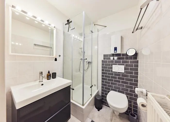 Kvartier2 In Top-lage, 5 Min Zur Bali-therme Und Gop, Hdz, Arbeitsplatz, Boxspringbett Appartement *